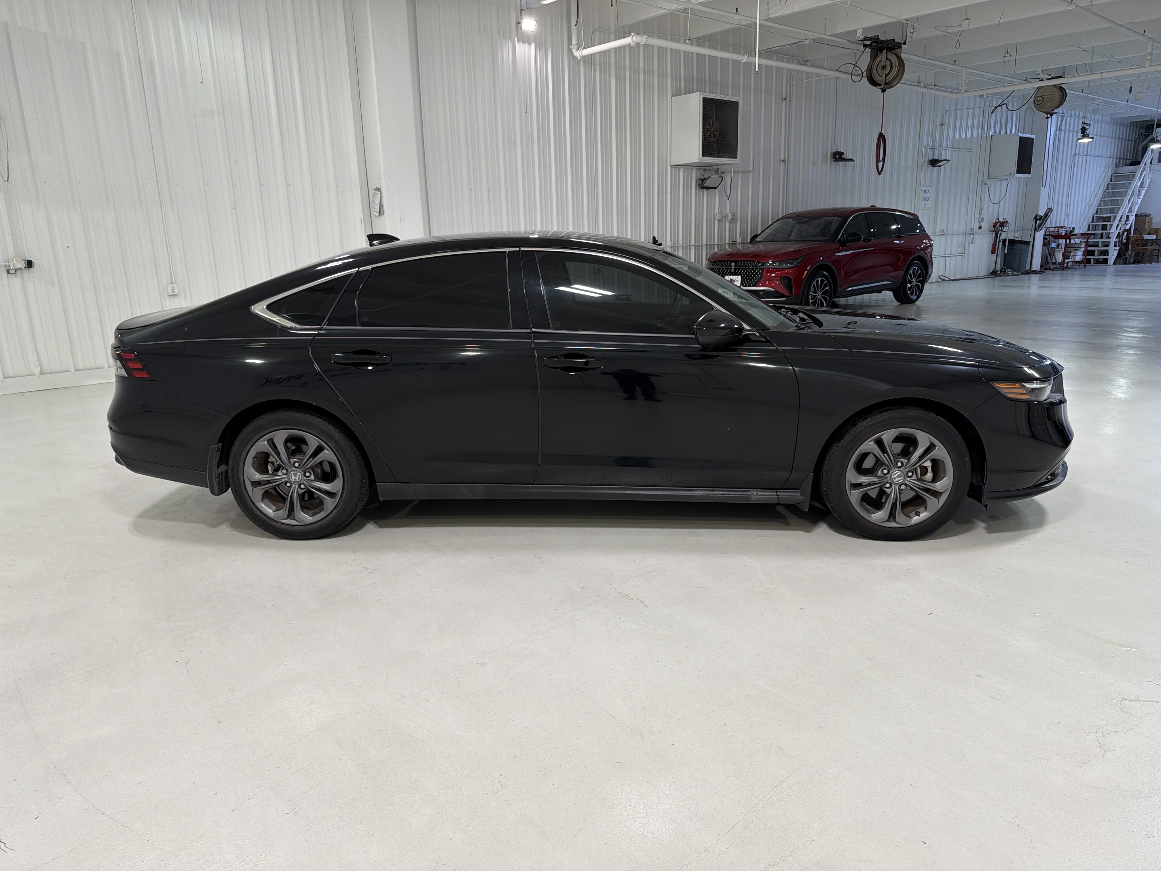Used 2023 Honda Accord EX image 6