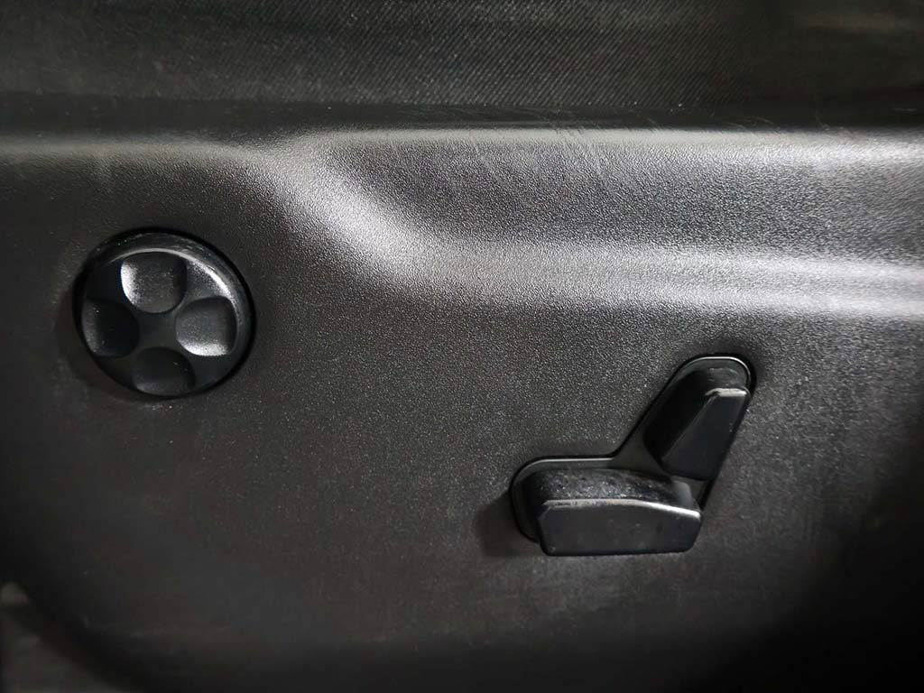 Used 2017 Jeep Grand Cherokee Limited image 35