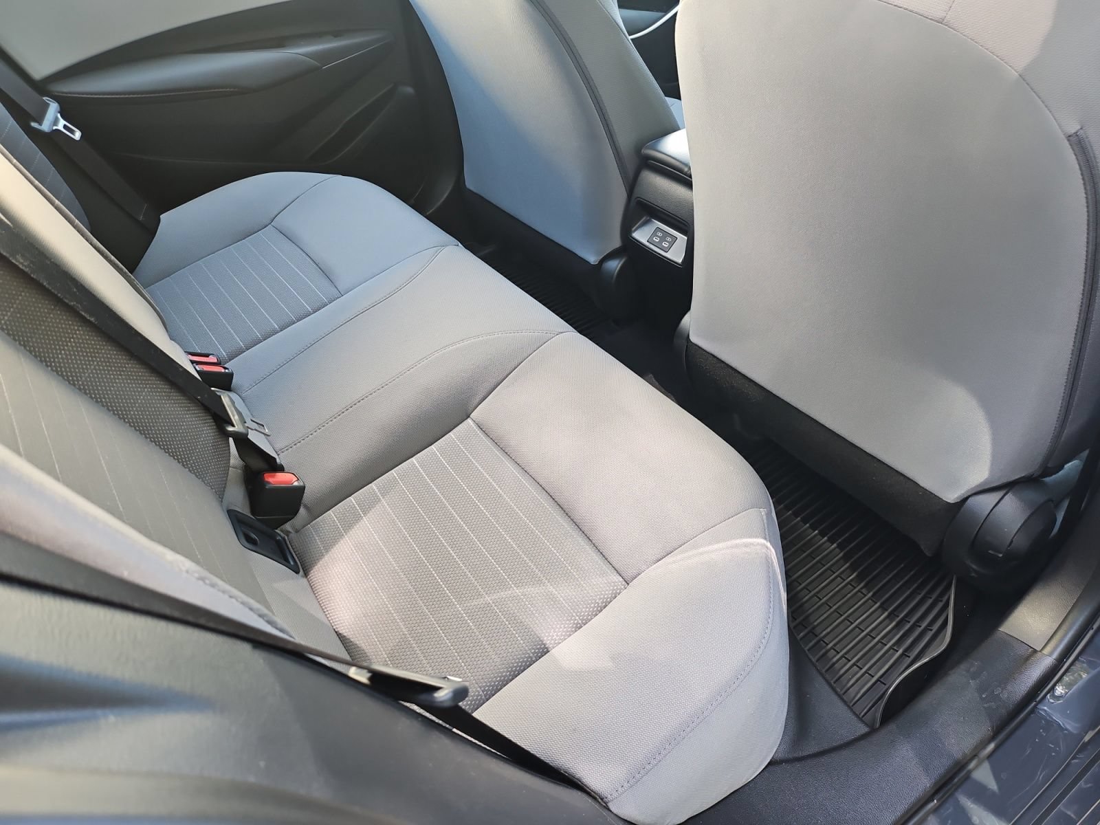 Used 2025 Toyota Corolla SE w/ SE Premium Package FWD image 32