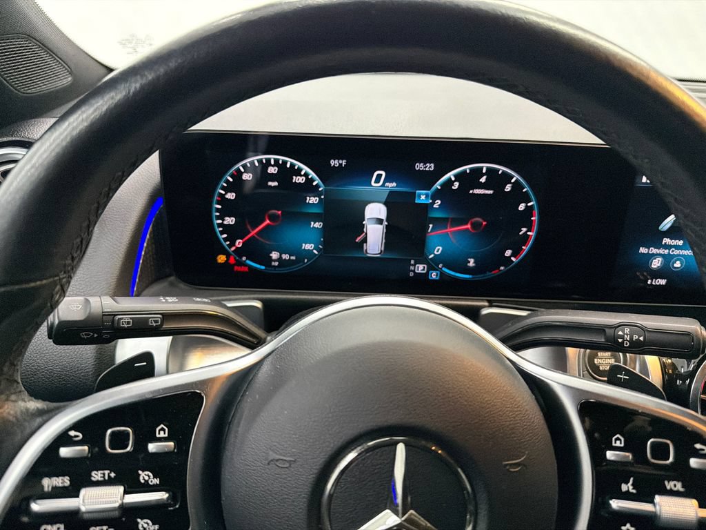 Used 2022 Mercedes-Benz GLB 250 w/ Premium Package Lite image 25