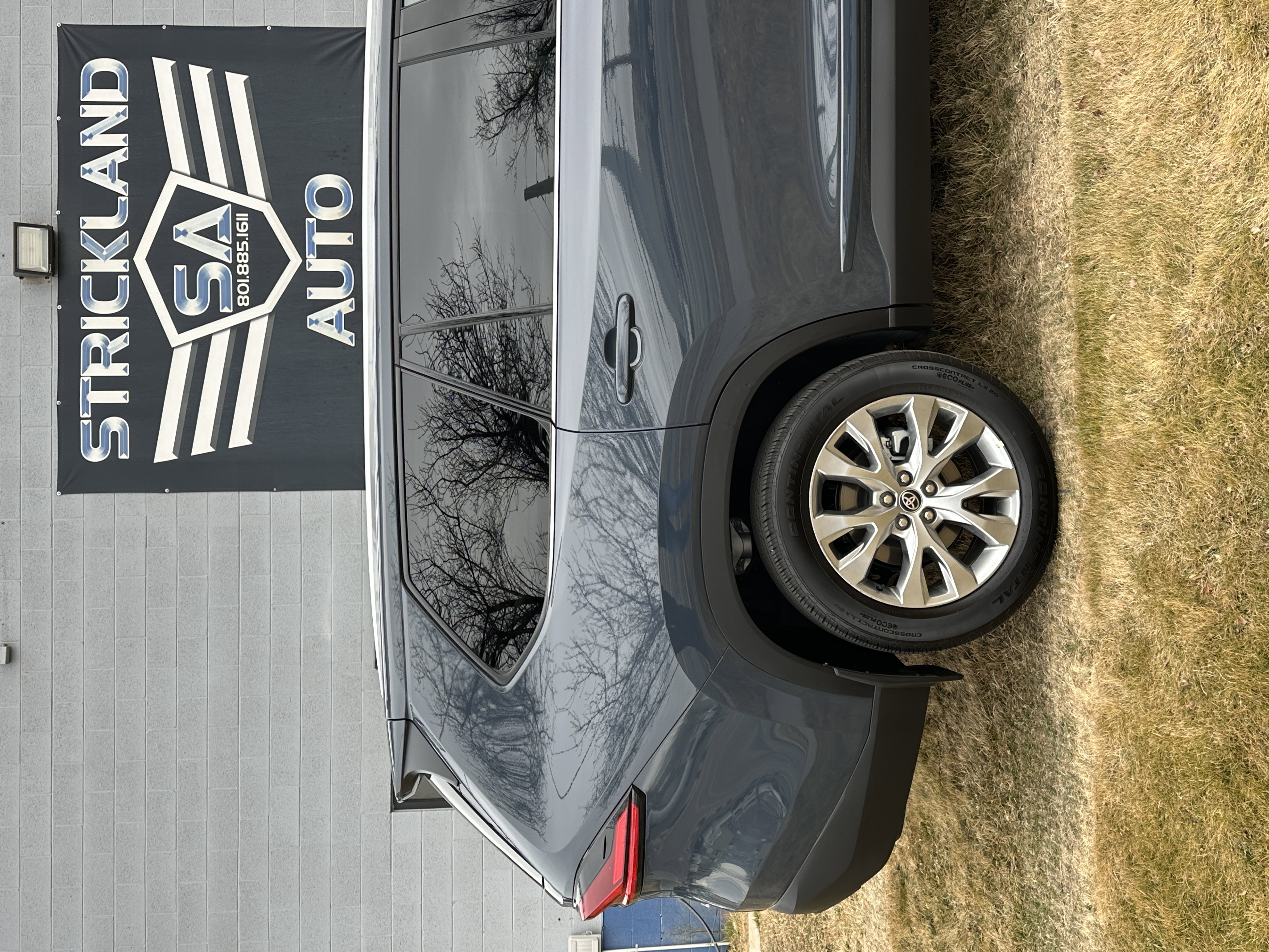 Used 2025 Toyota Grand Highlander AWD image 6