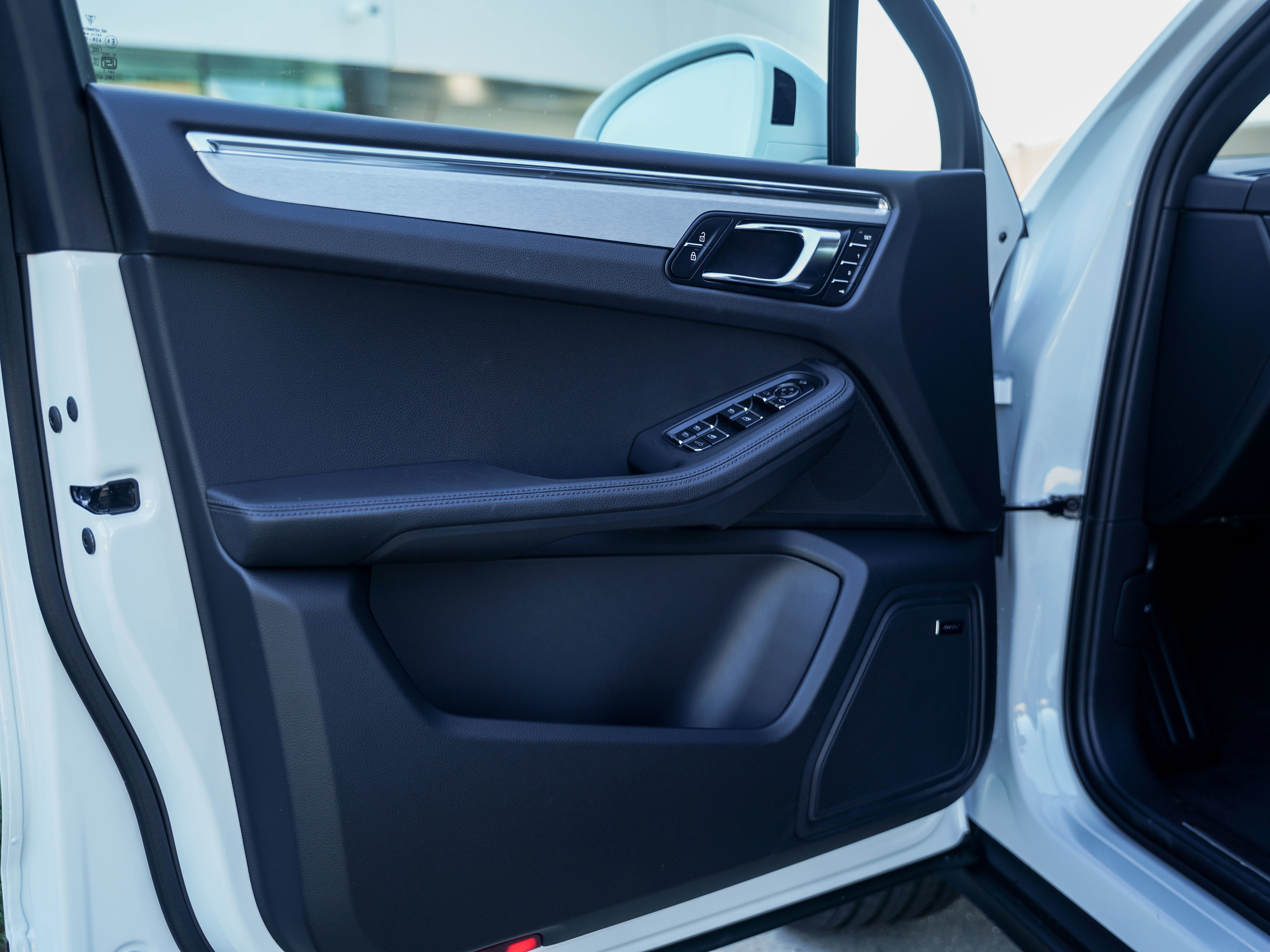 New 2026 Porsche Macan image 16