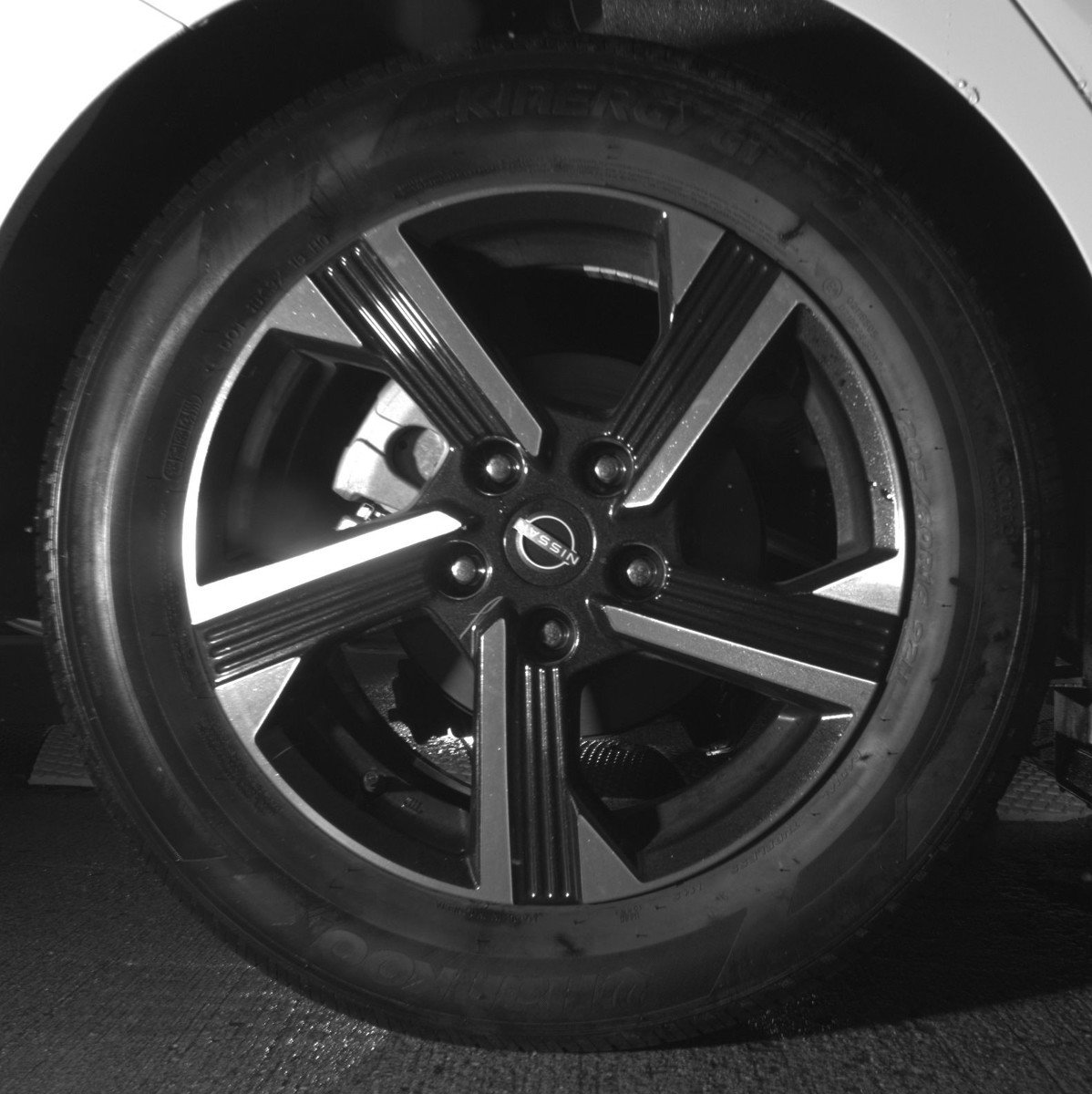 Used 2025 Nissan Sentra SV FWD image 15