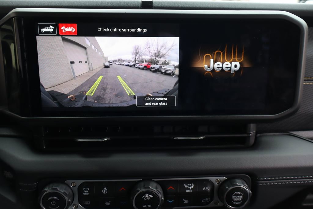 Used 2025 Jeep Wrangler Unlimited Rubicon 392 image 9