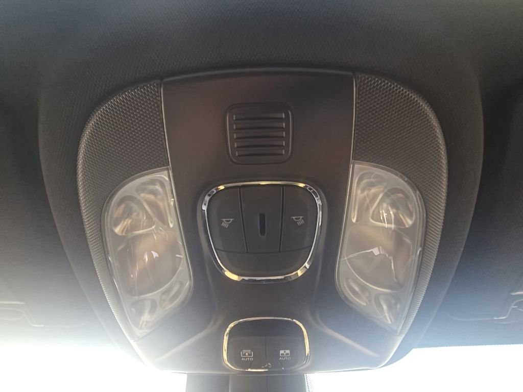 Used 2024 Jeep Compass Limited w/ High Altitude Package image 25