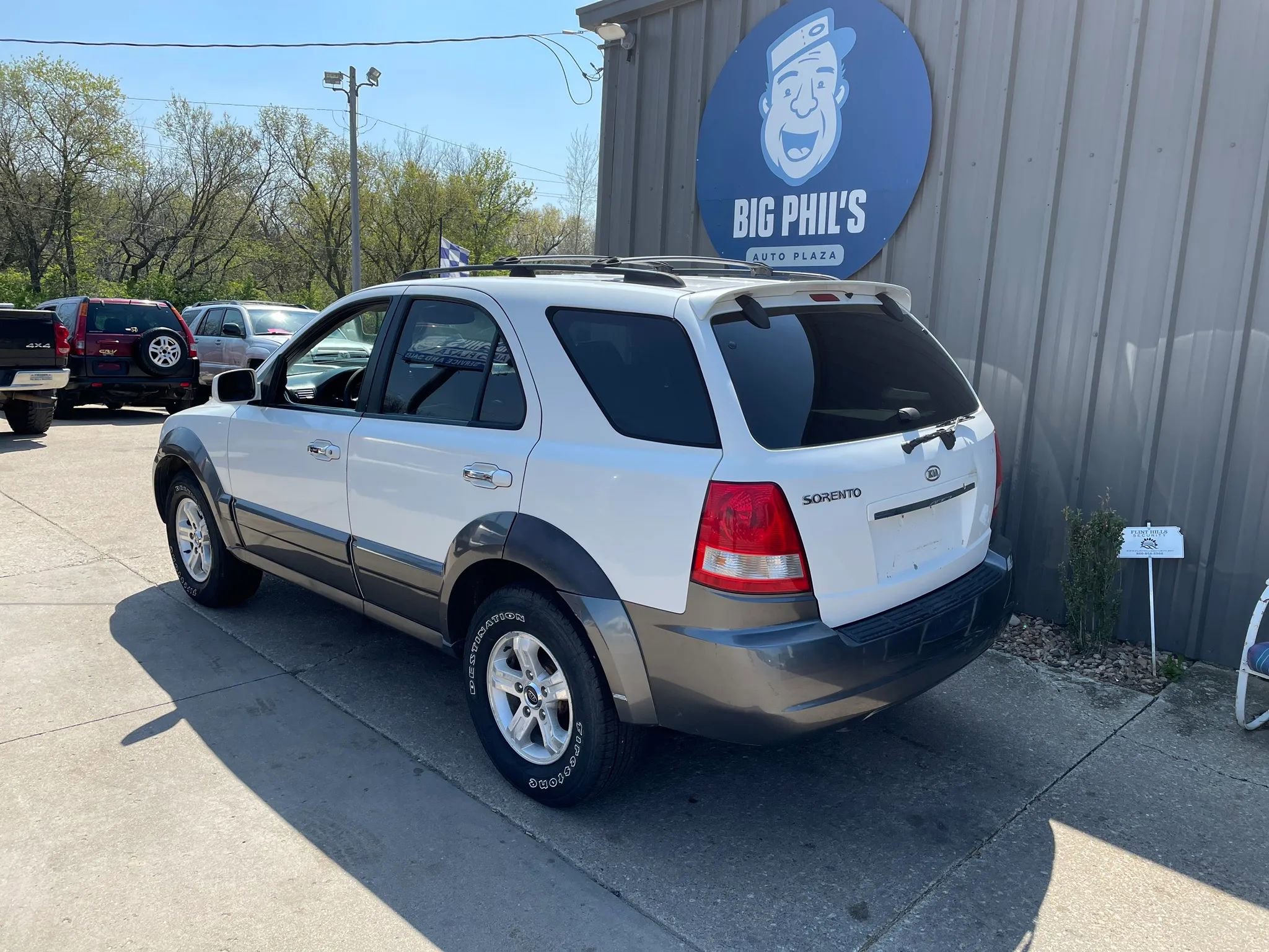 Used 2005 Kia Sorento EX image 2