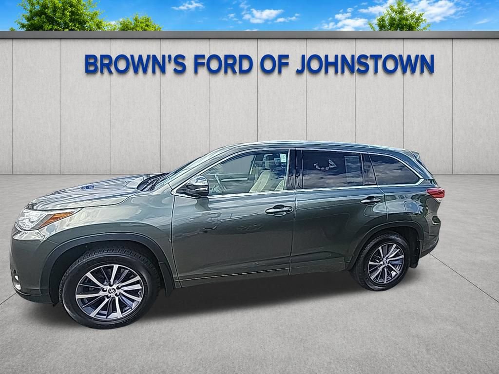 Used 2018 Toyota Highlander XLE AWD/4WD image 5