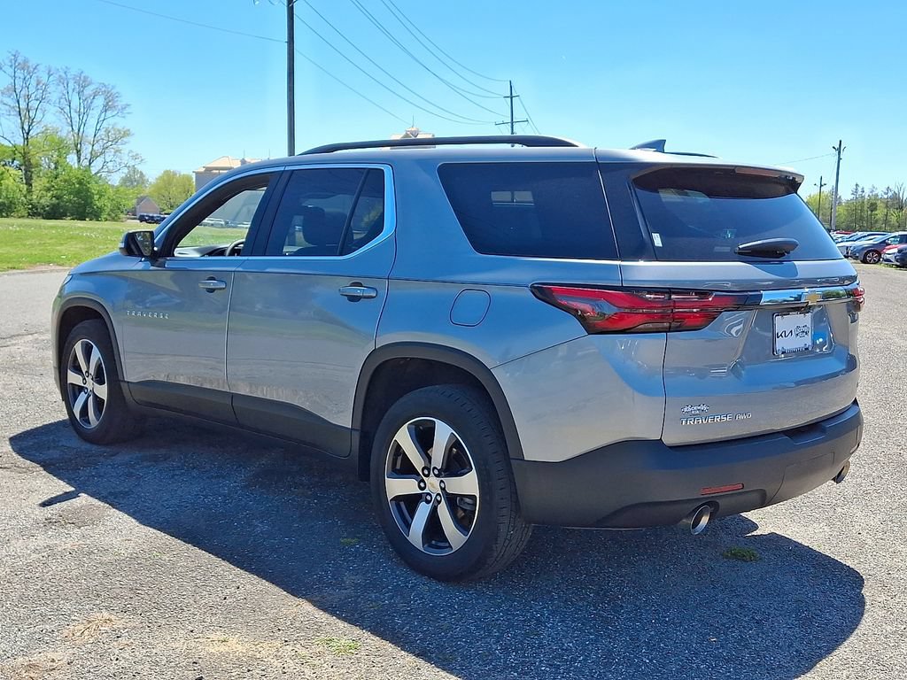 Used 2023 Chevrolet Traverse LT w/ LT Premium Package AWD/4WD image 5