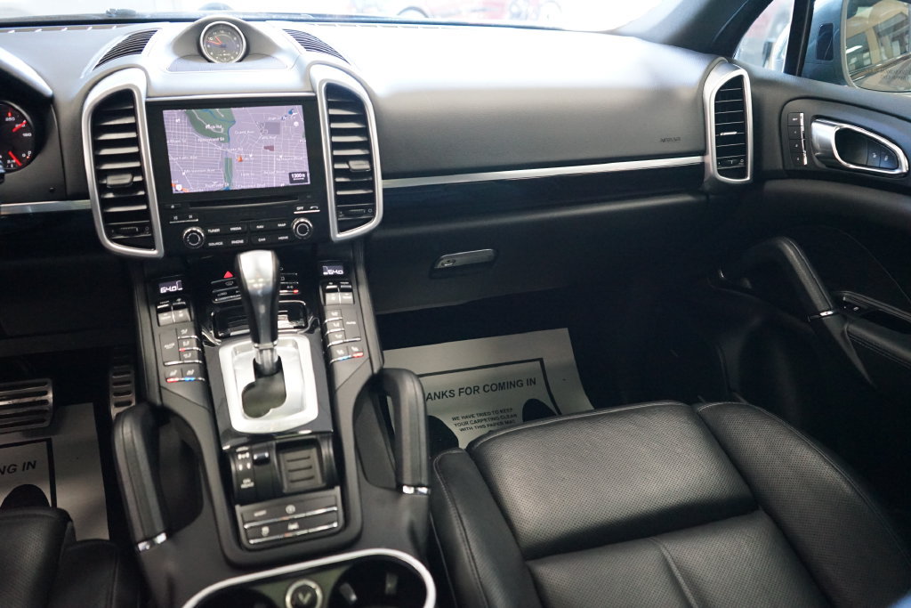 Used 2017 Porsche Cayenne S AWD/4WD image 13