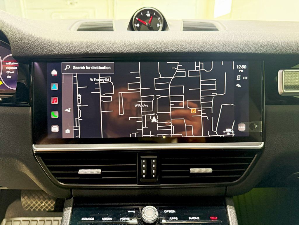 Used 2022 Porsche Cayenne Platinum Edition image 17