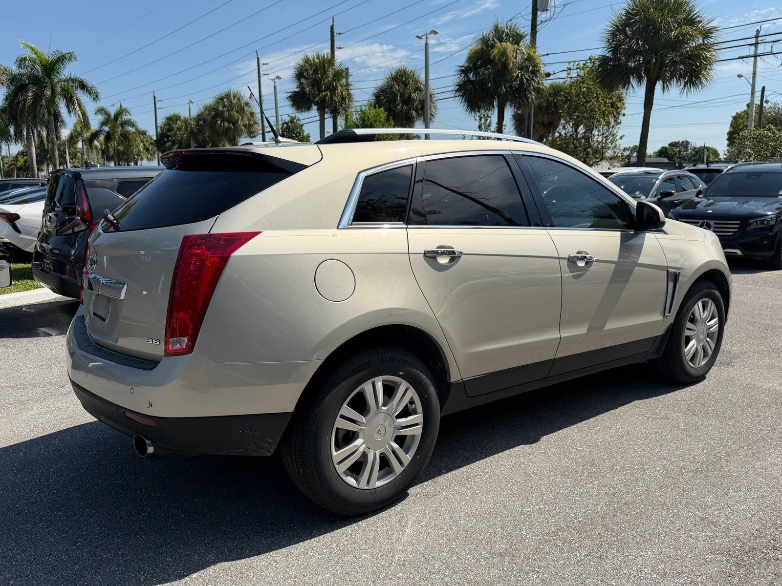 Used 2013 Cadillac SRX Luxury w/ Driver Awareness Package FWD image 5