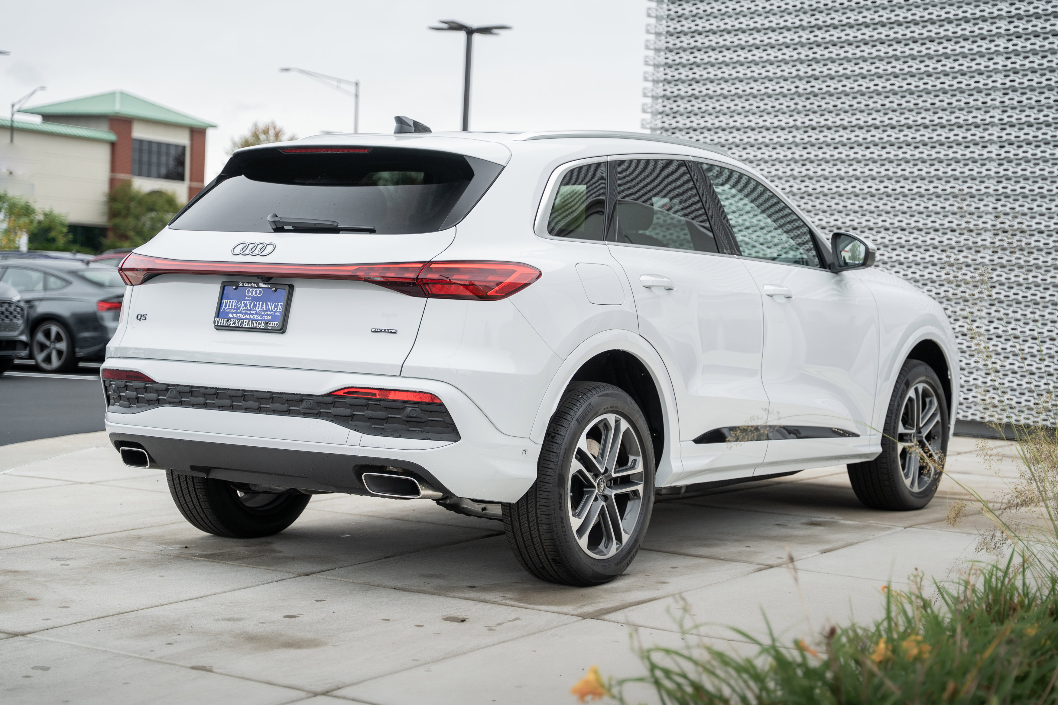 Certified 2025 Audi Q5 Premium w/ Convenience Package image 3