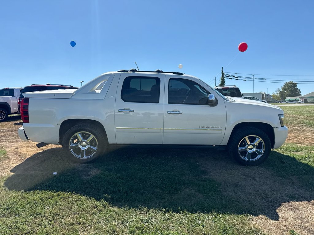 Used 2012 Chevrolet Avalanche LTZ AWD/4WD image 6