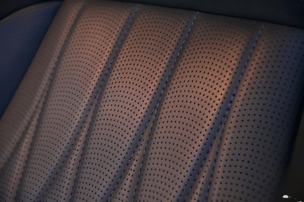 Used 2024 Mercedes-Benz GLS 63 AMG 4MATIC image 31