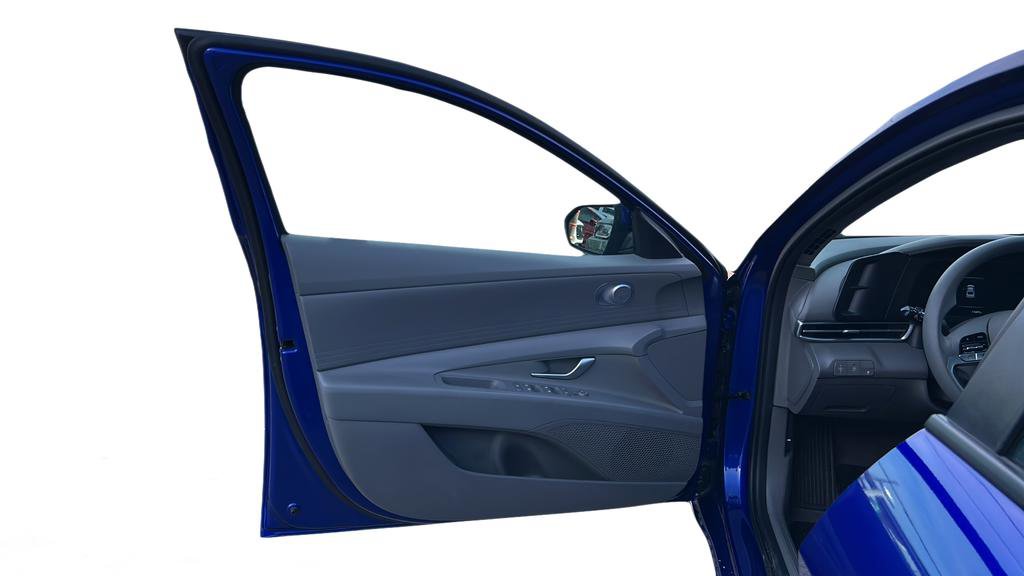 Certified 2025 Hyundai Elantra SE image 9