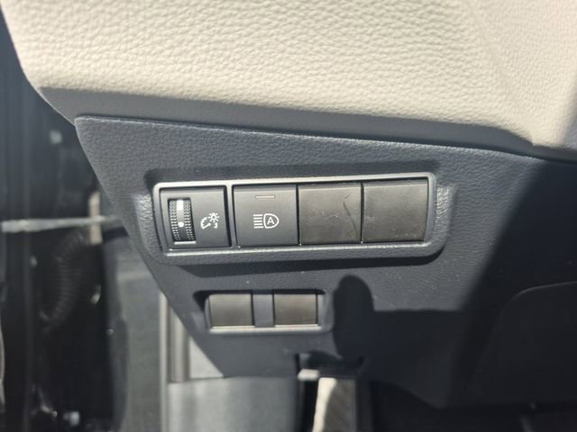 Used 2024 Toyota Corolla Cross L image 24