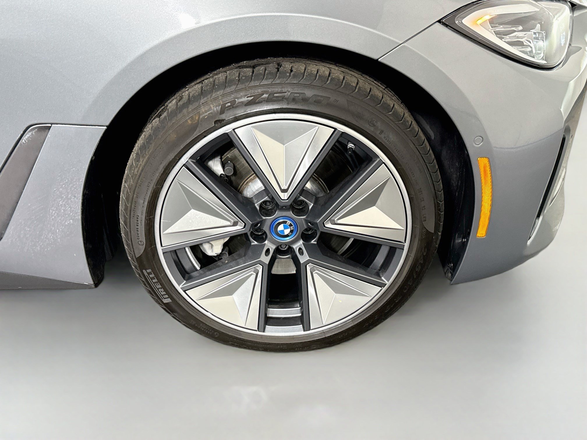 Used 2023 BMW i4 eDrive40 w/ Premium Package RWD image 32