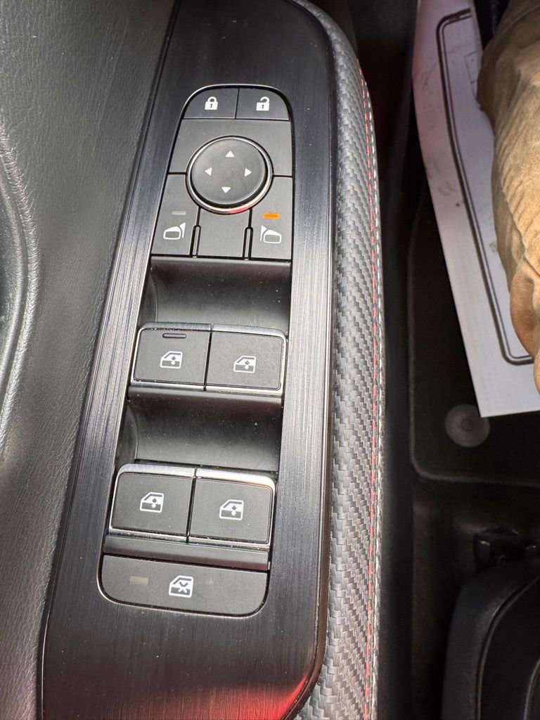 Used 2025 Nissan Kicks SR image 22