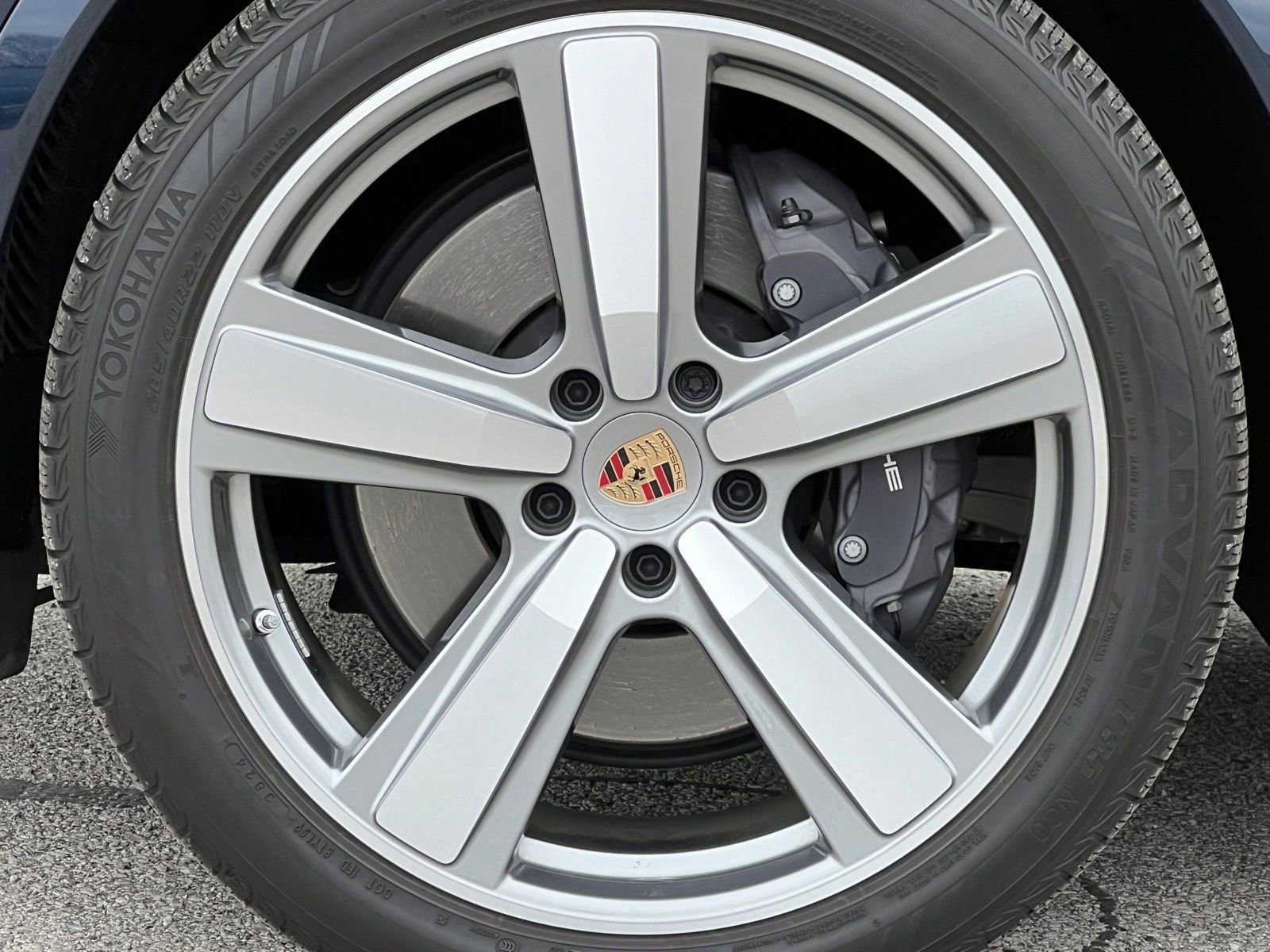 Certified 2025 Porsche Cayenne image 12