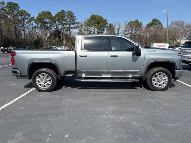 Used 2024 Chevrolet Silverado 2500 High Country w/ Technology Package image 6