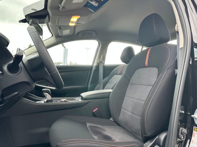 Used 2025 Nissan Sentra SR FWD image 10