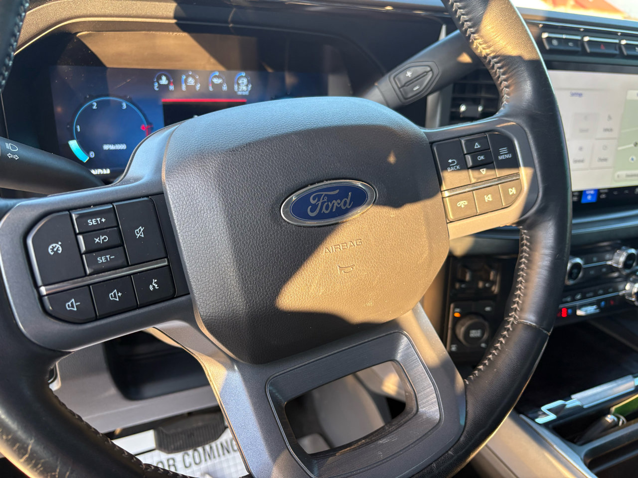 Used 2023 Ford F350 Lariat image 16