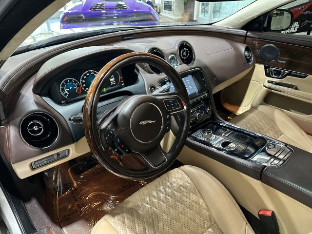 Used 2017 Jaguar XJ L Portfolio RWD image 3
