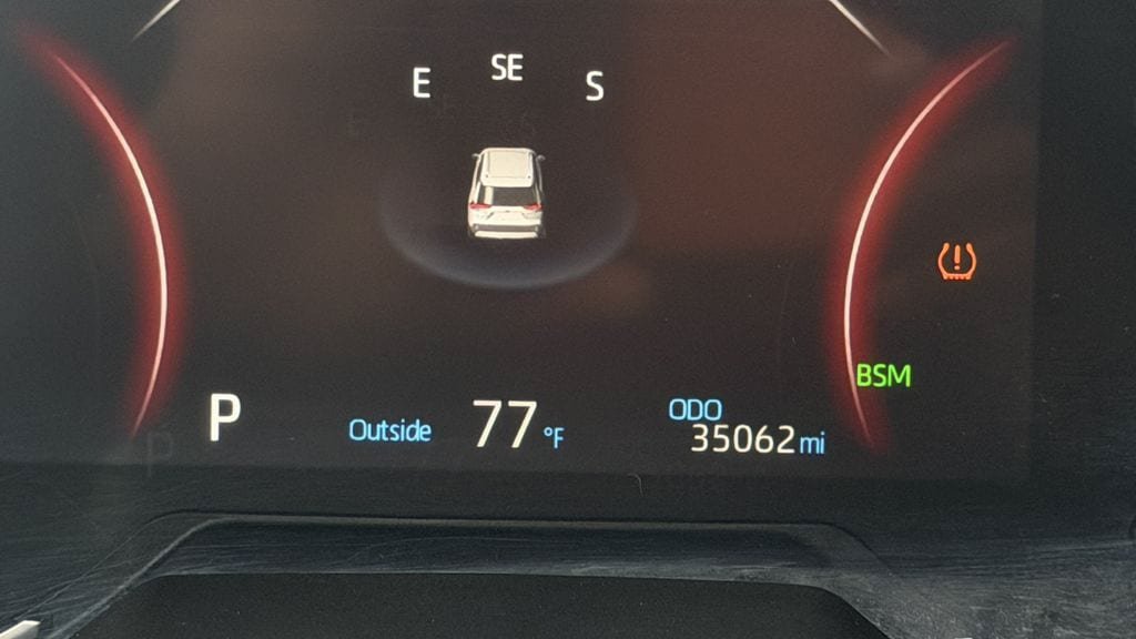 Used 2025 Toyota RAV4 XLE FWD image 22