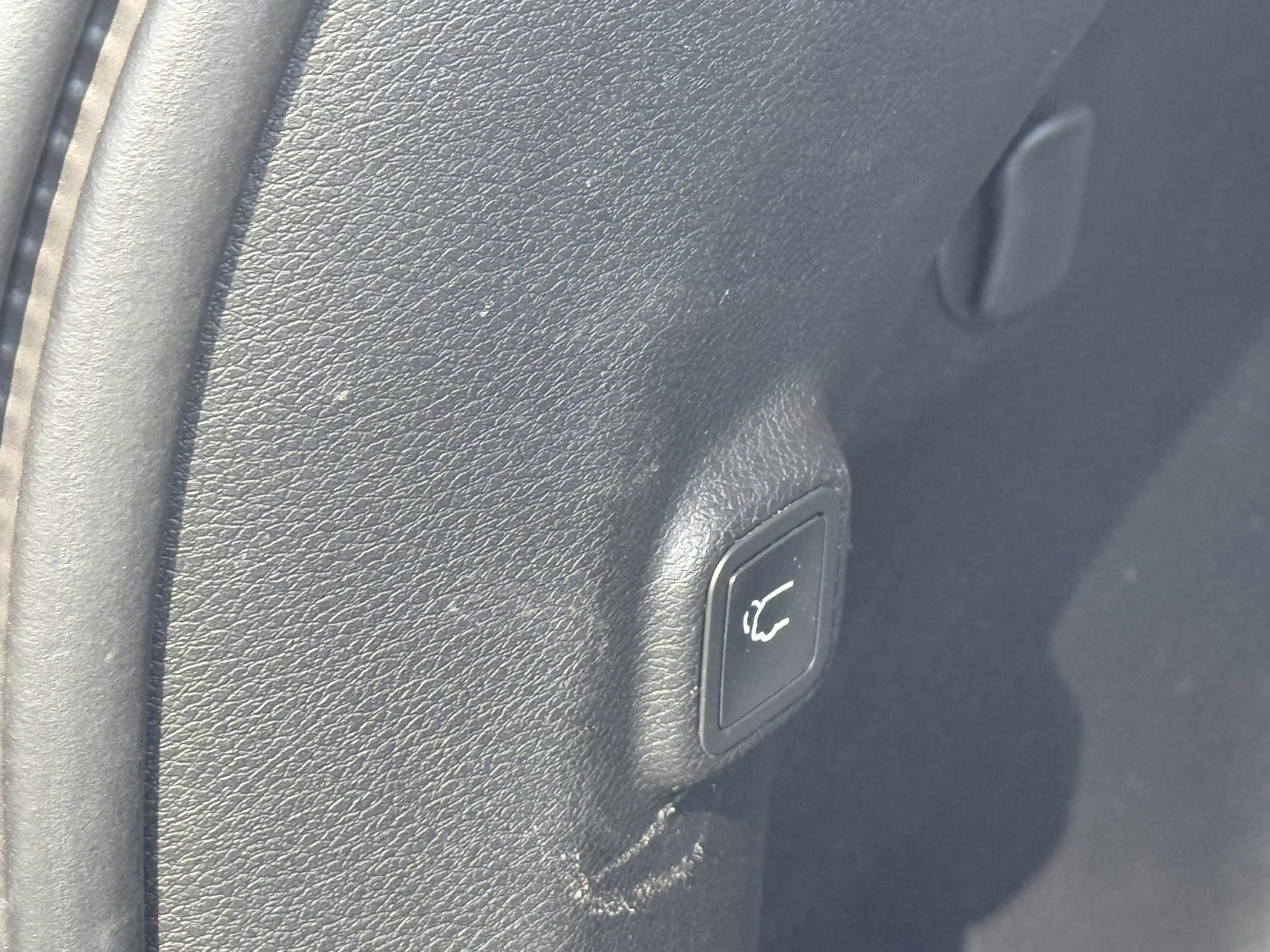 Used 2020 Jeep Cherokee Limited AWD/4WD image 26