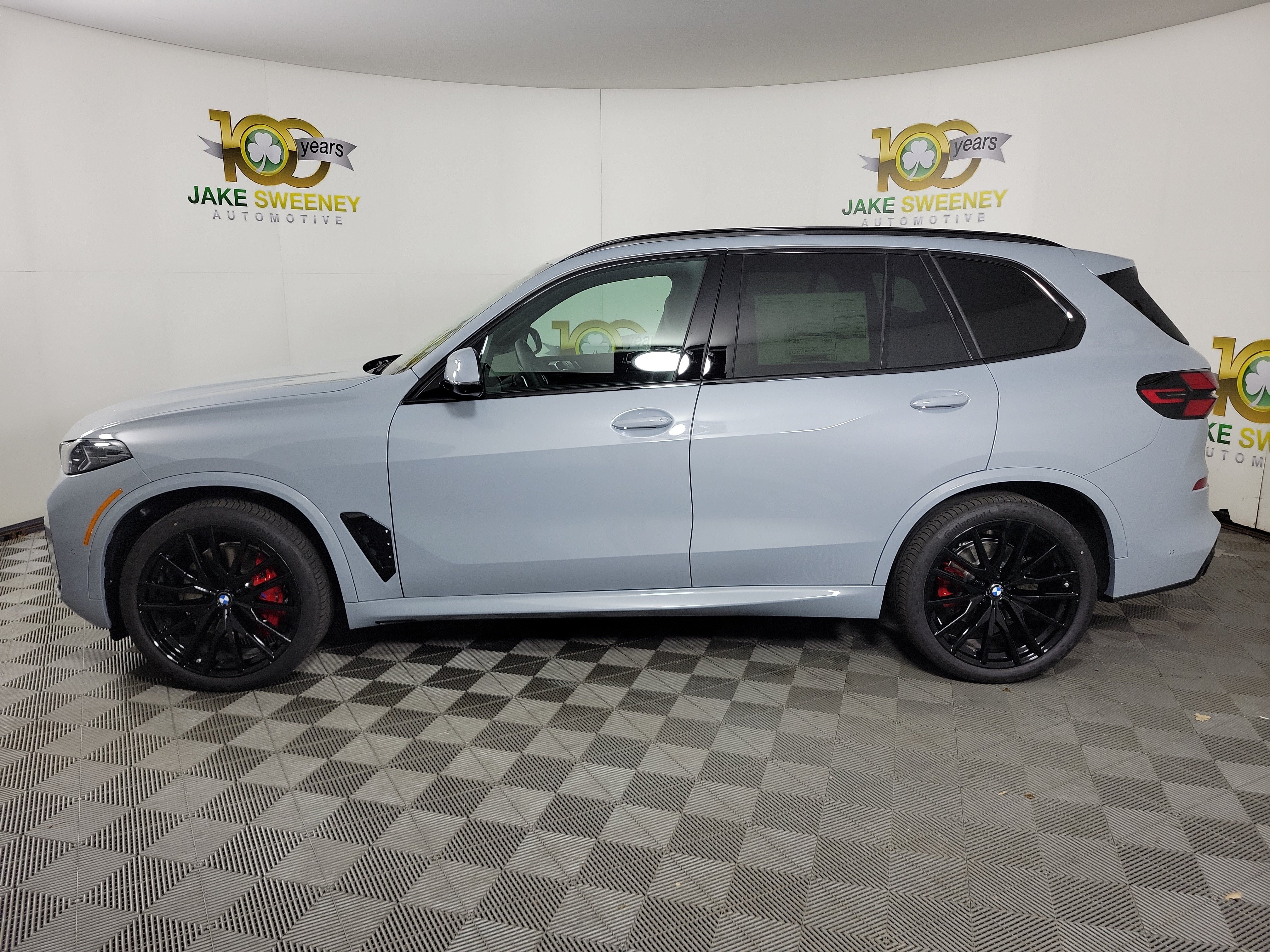 New 2026 BMW X5 xDrive40i w/ M Sport Package AWD/4WD image 4