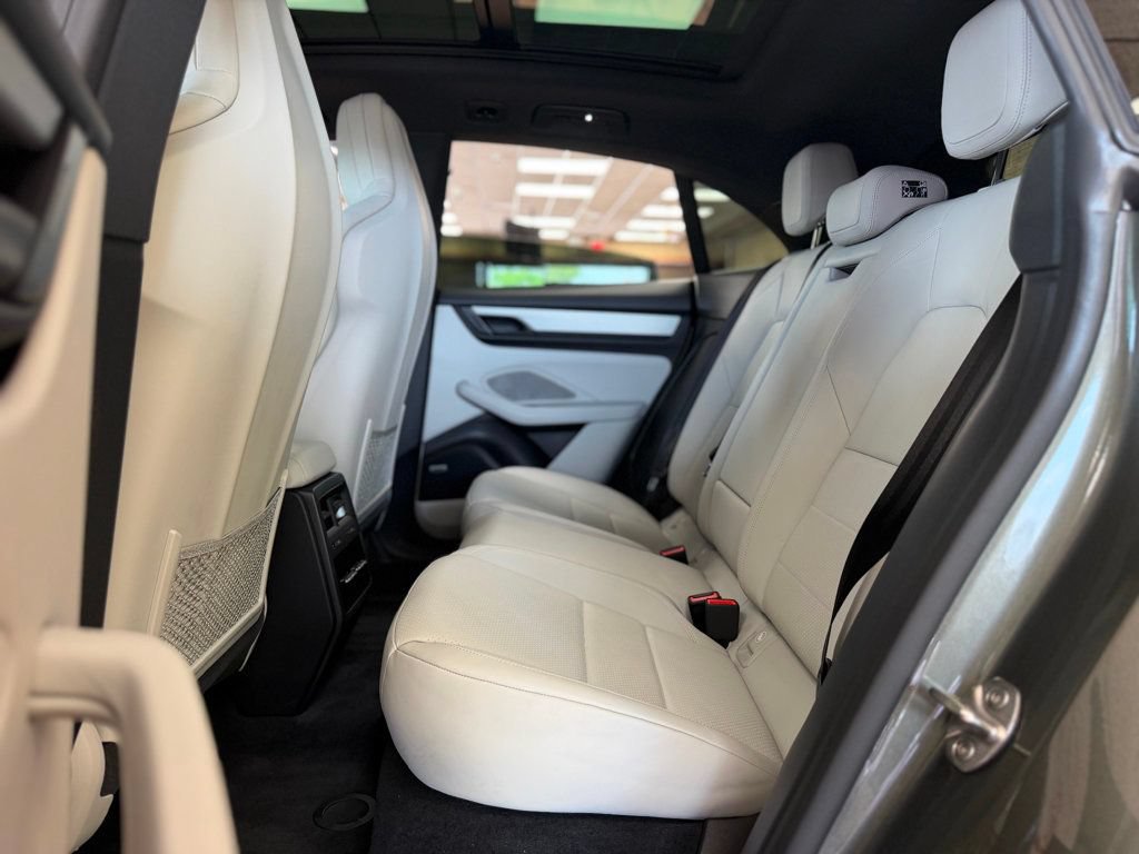 Used 2024 Porsche Macan 4 Electric AWD/4WD image 22