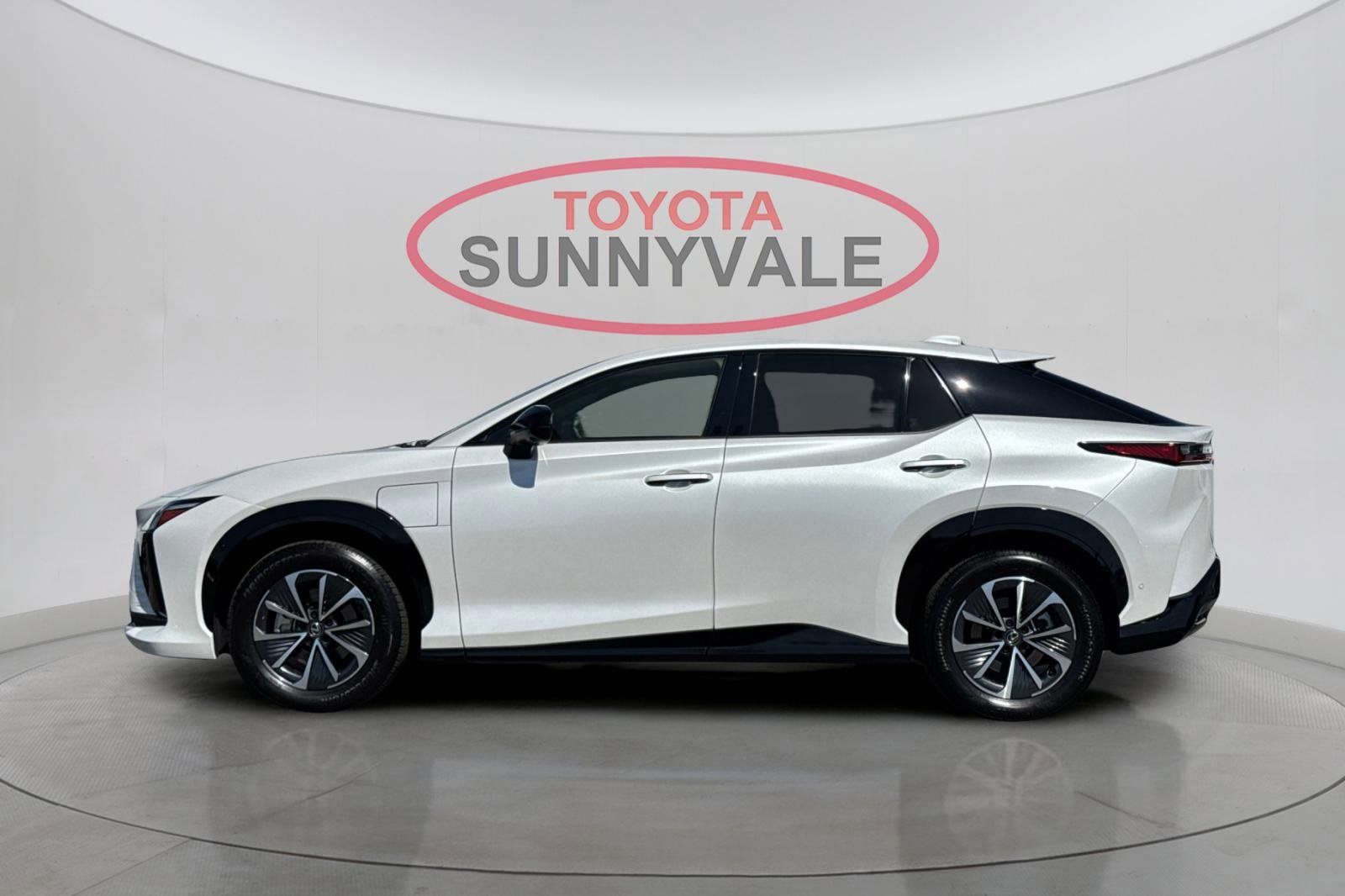 Used 2024 Lexus RZ 300e Premium image 6