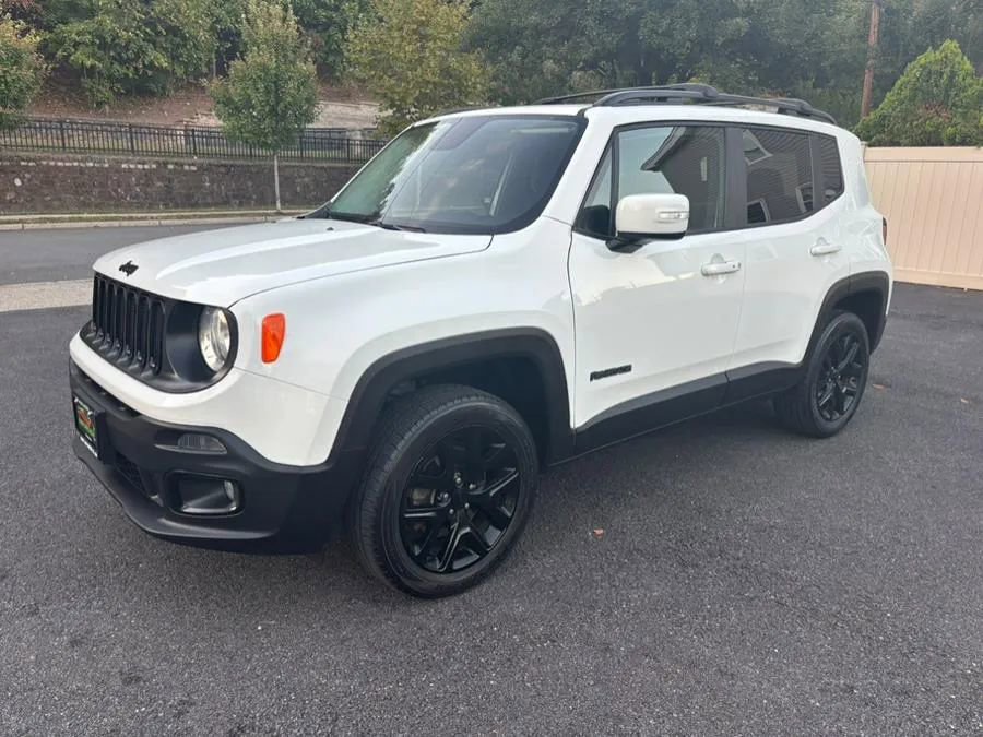Used 2017 Jeep Renegade Altitude image 2