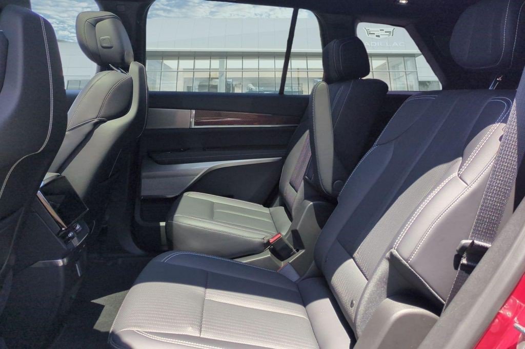 Certified 2026 Cadillac Vistiq Premium Luxury AWD/4WD image 18