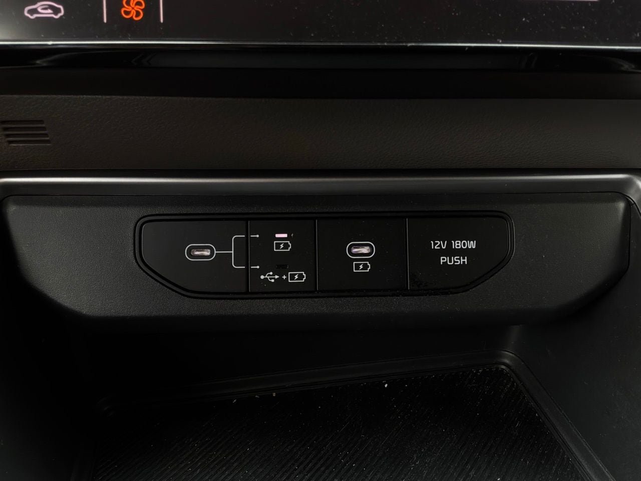 Used 2026 Kia Carnival FWD image 28