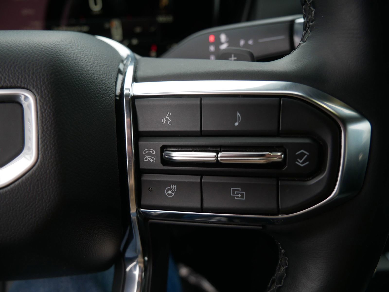 Used 2025 GMC Terrain Elevation image 23