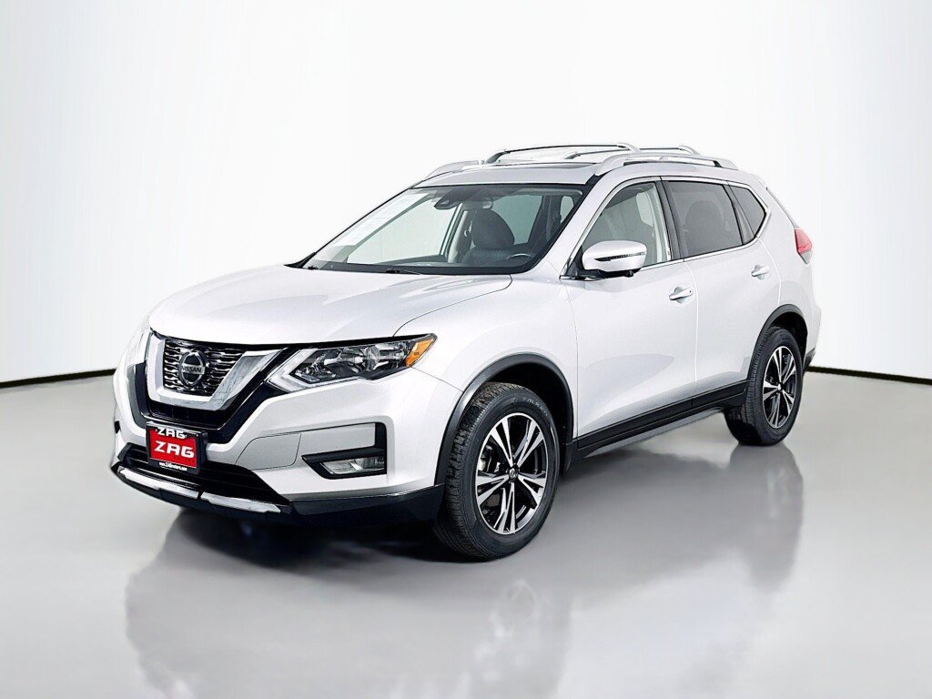 Used 2020 Nissan Rogue SV w/ Sun & Sound Touring Package AWD/4WD image 1
