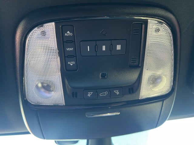 Used 2023 Dodge Durango GT image 38