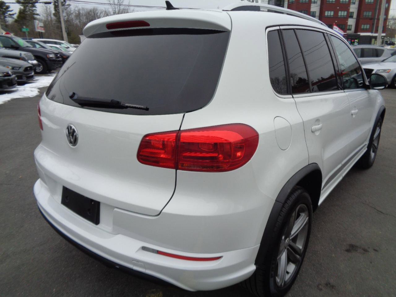 Used 2017 Volkswagen Tiguan Sport image 17