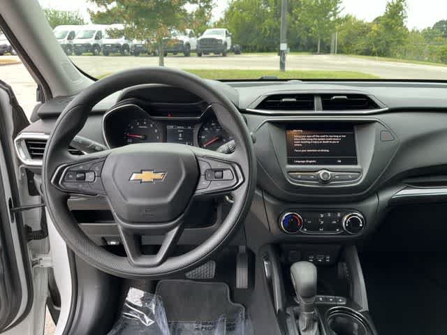 Used 2022 Chevrolet TrailBlazer LT w/ Confidence II Package FWD image 13