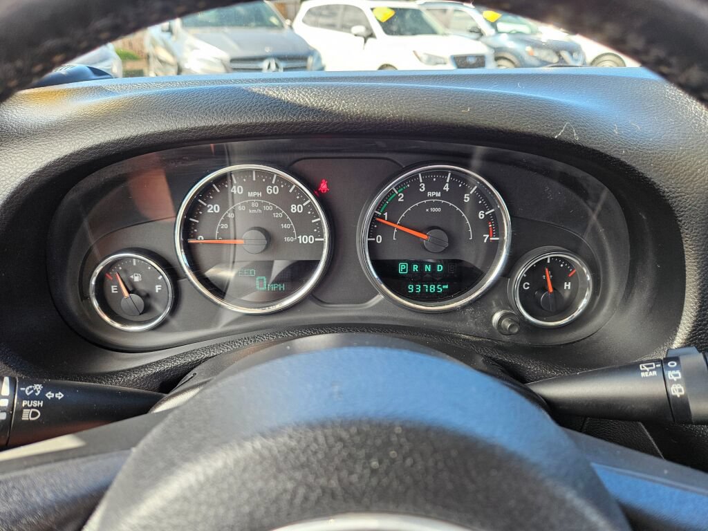 Used 2016 Jeep Wrangler Sport w/ Connectivity Group AWD/4WD image 17