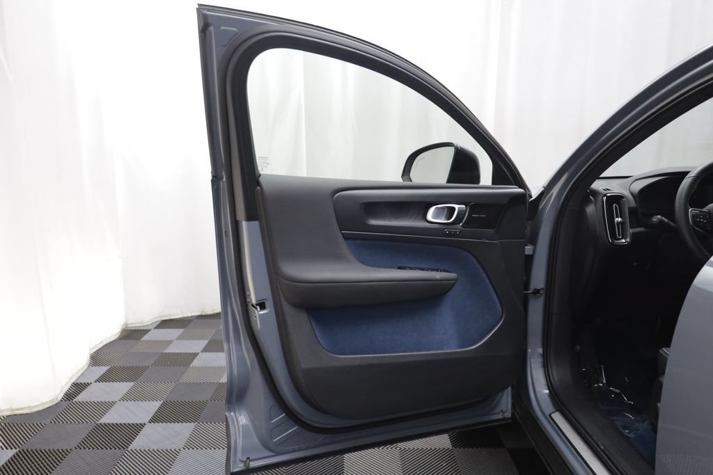 Used 2023 Volvo C40 P8 Recharge Ultimate AWD/4WD image 4