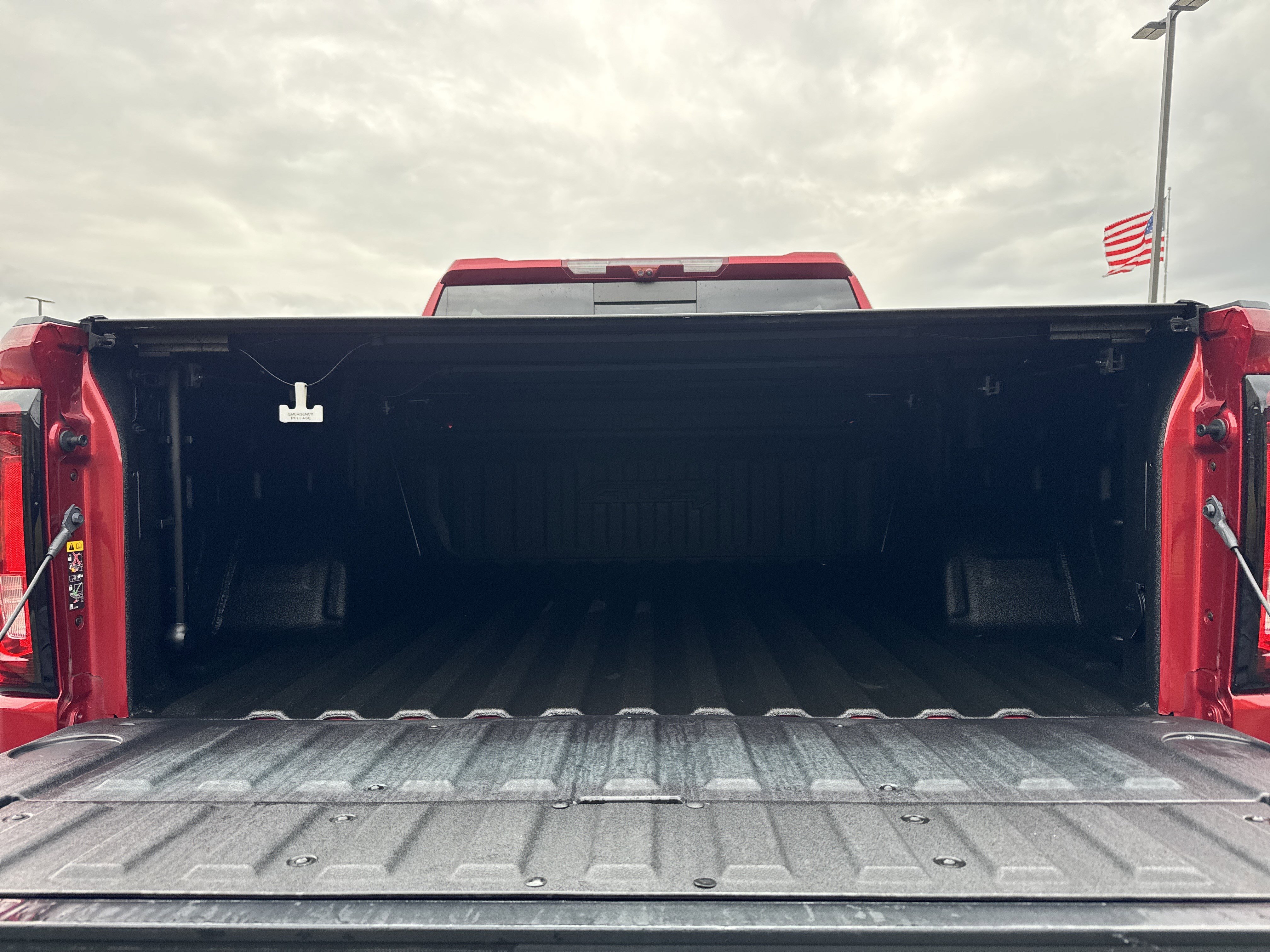 Used 2024 GMC Sierra 1500 AT4 w/ Technology Package image 35