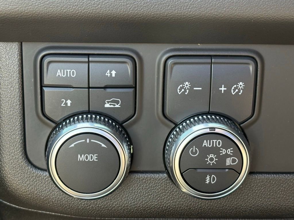 Used 2022 GMC Yukon XL SLT w/ SLT Luxury Package AWD/4WD image 32