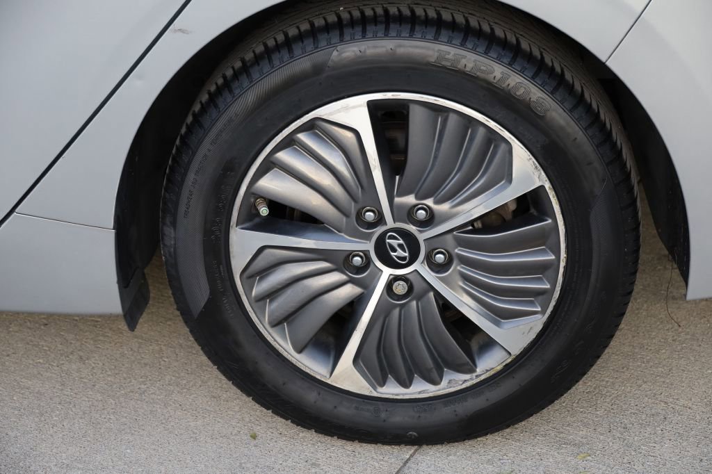 Used 2020 Hyundai Ioniq SEL image 35