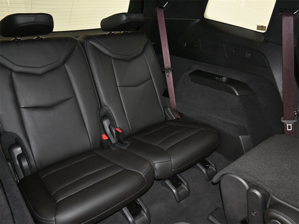 Certified 2023 Cadillac XT6 Sport w/ LPO, ONYX Package image 17