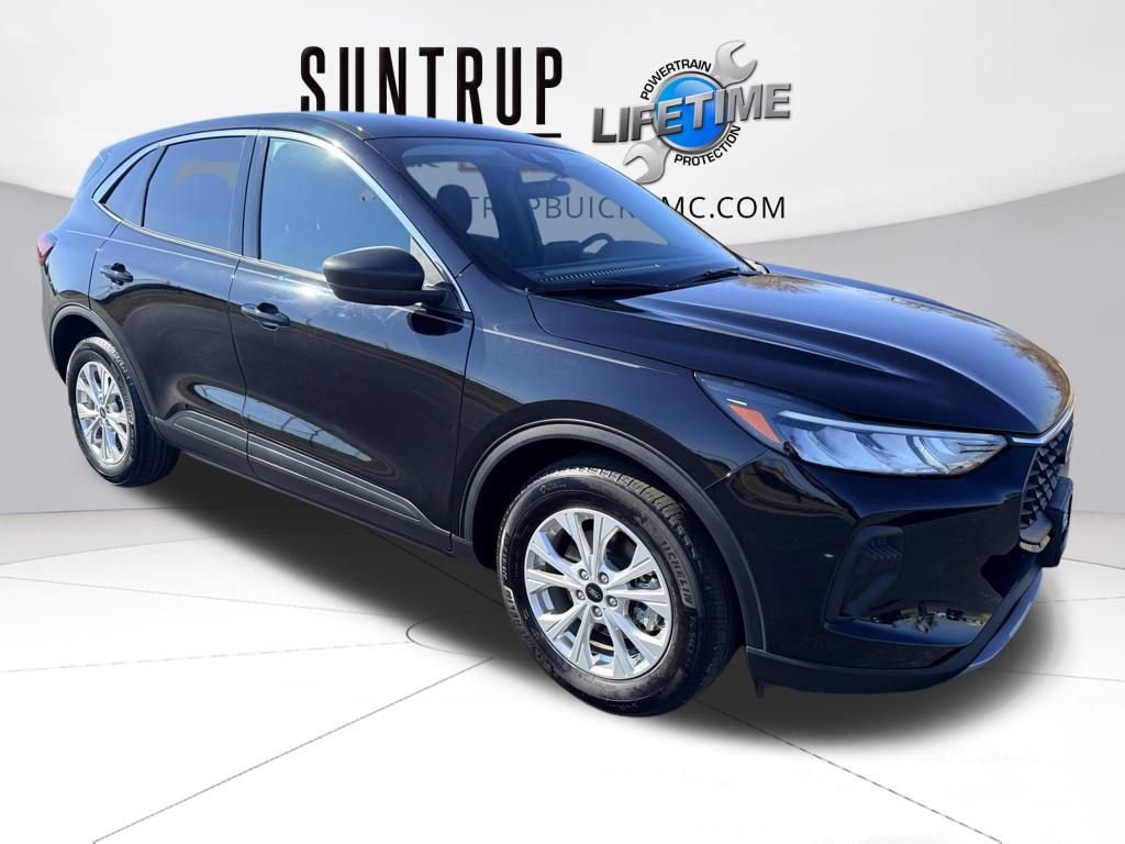 Used 2024 Ford Escape Active w/ Cold Weather Package image 4