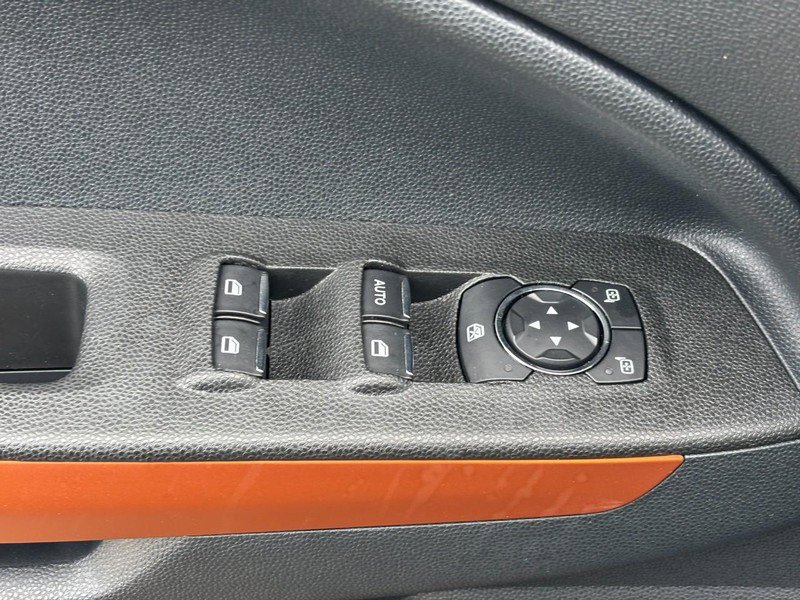 Used 2021 Ford EcoSport SE w/ SE Appearance Package image 18