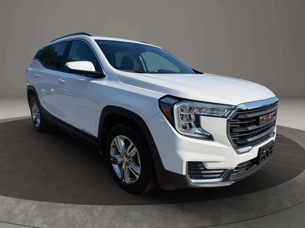 Used 2023 GMC Terrain SLE FWD image 3
