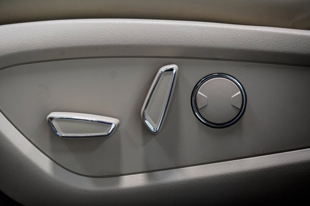 Used 2019 Lincoln Nautilus Select image 7